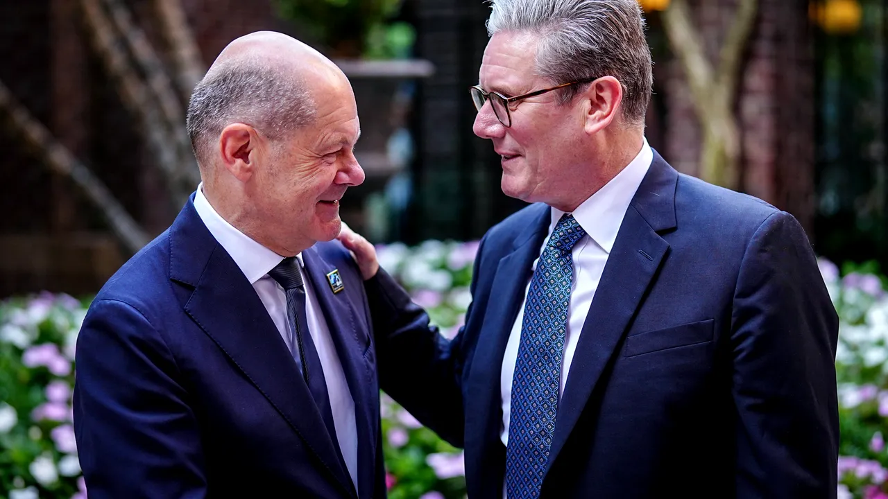 Marea Britanie vrea să îmbunătăţească relaţiile cu Germania. Starmer se întâlneşte cu Scholz la Berlin pentru a discuta despre un nou acord de cooperare