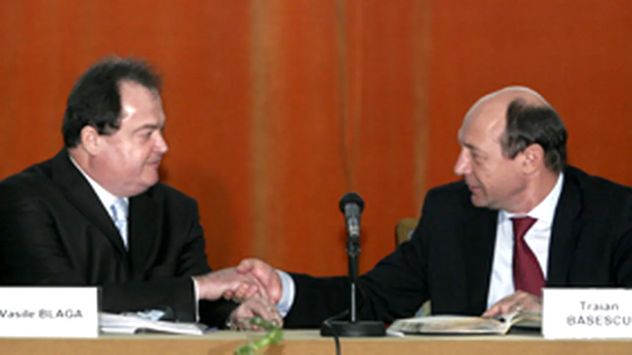 Tăriceanu: Băsescu intervine pentru că Blaga nu are forţă
