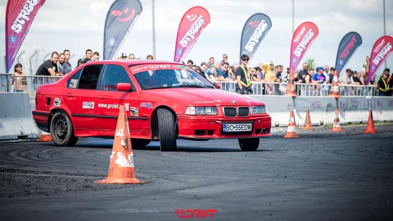 Zeci de tineri au participat la etapa de street din Campionatul Naţional de Drift

