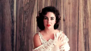 O păpuşă Barbie, inspirată de personalitatea actriţei Elizabeth Taylor, lansată în Statele Unite - FOTO