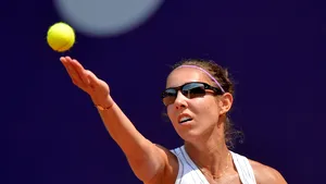 Mihaela Buzărnescu s-a calificat în sferturile de finală de la Midland. Va intra în Top 40 mondial dacă va câştiga turneul