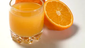 Ce sucuri ne ajută în timpul caniculei