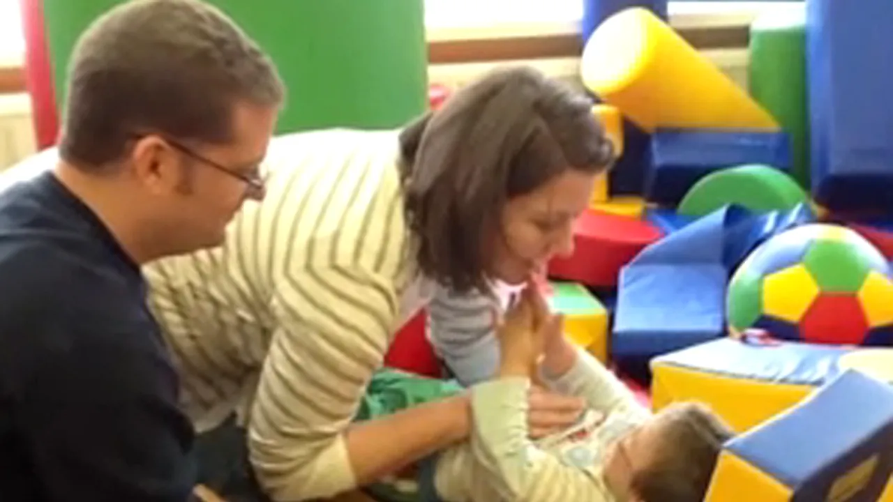Orfanii bolnavi sunt cei care pierd cel mai mult din cauza legii ruseşti împotriva adopţiei - VIDEO