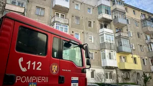 Incendiu într-o garsonieră din Sibiu. Un bărbat a murit carbonizat; 21 de persoane au fost evacuate