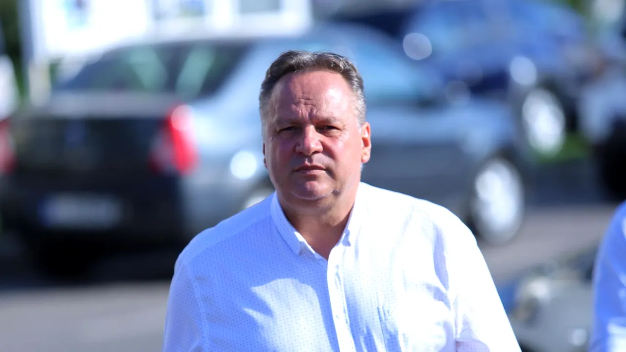 Preşedintele unui Consiliu judeţean se plânge că a fost băgat „politic” în izolare, pentru a-i bloca campania 