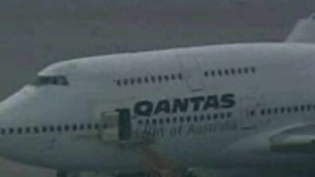 Un pasager complet dezbrăcat a deturnat un avion în SUA (Video)