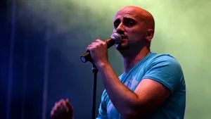 Voltaj a făcut senzaţie la concertele de la Ploieşti şi Braşov (Video)