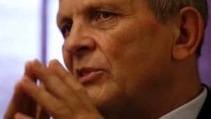 Stolojan: Pentru mine contează mai întâi România şi PDL, apoi eu