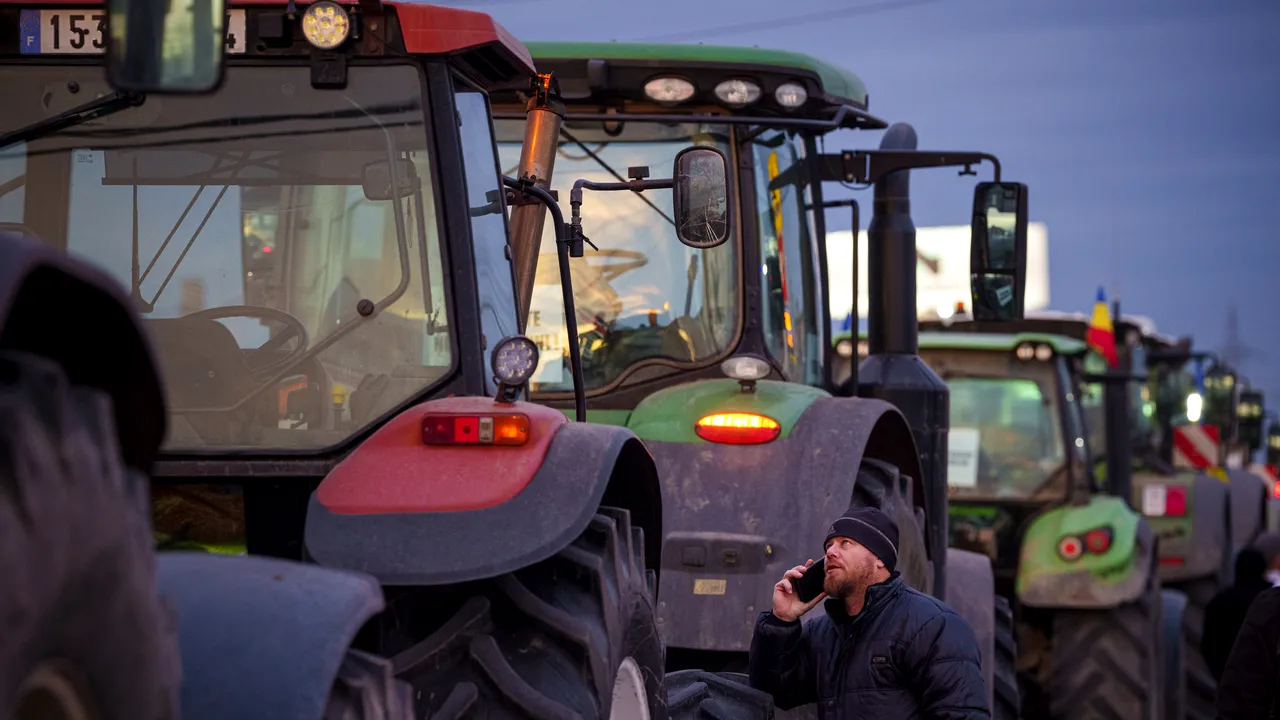 Peste 500 de fermieri vor primi 147 de milioane de euro pentru utilaje agricole noi. Anunţul ministrului Agriculturii