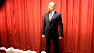 VIDEO Un celebru muzeu al figurilor de ceară se închide. Se vând statuile lui Washington, Obama