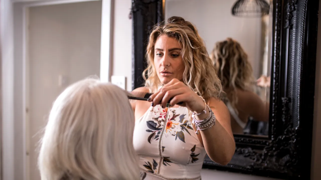 Saloanele de beauty se mută la tine acasă. O nouă aplicaţie mobilă îţi aduce mai aproape serviciile de înfrumuseţare preferate 