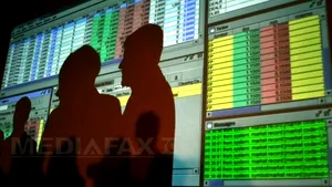 Bursa a coborât cu peste 4% în prima parte a şedinţei, sub presiunea corecţiilor pieţelor europene