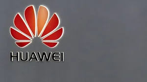Bloomberg: Huawei construieşte o reţea secretă de instalaţii de fabricare a cipurilor pentru a evita sancţiunile americane