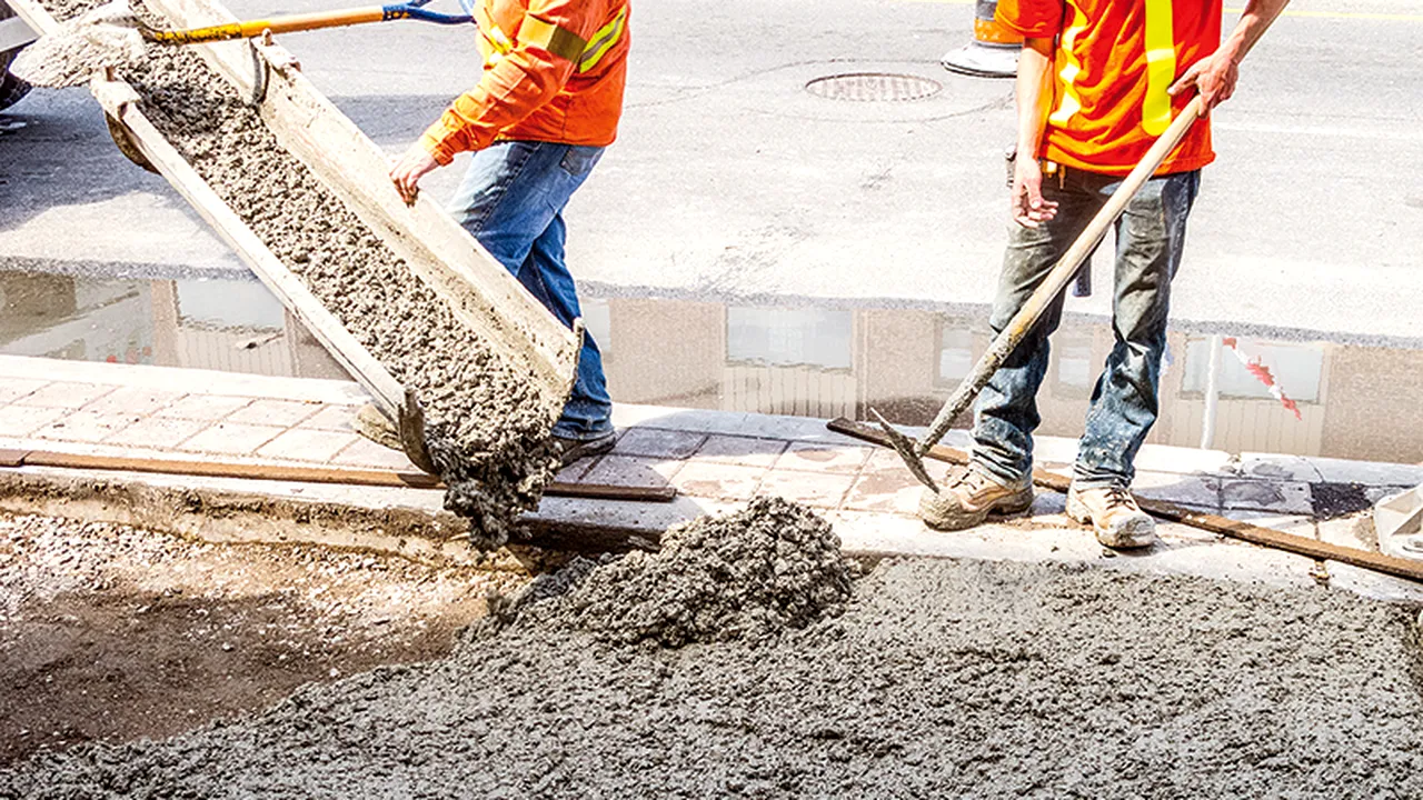 Volumul lucrărilor de construcţii a scăzut anul trecut cu 5,9%