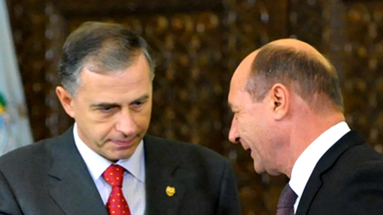Băsescu, râzând: Geoană poate fi un prim-ministru, îi dau şansa să se hotărască acum