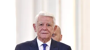 Fostul ministru de externe Teodor Meleşcanu lansează cartea Diplomaţia - Politica Externă a României