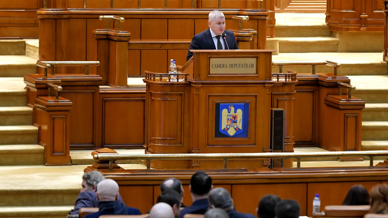 Cumetrie politică între Guvern şi Parlament pe data alegerilor parlamentare