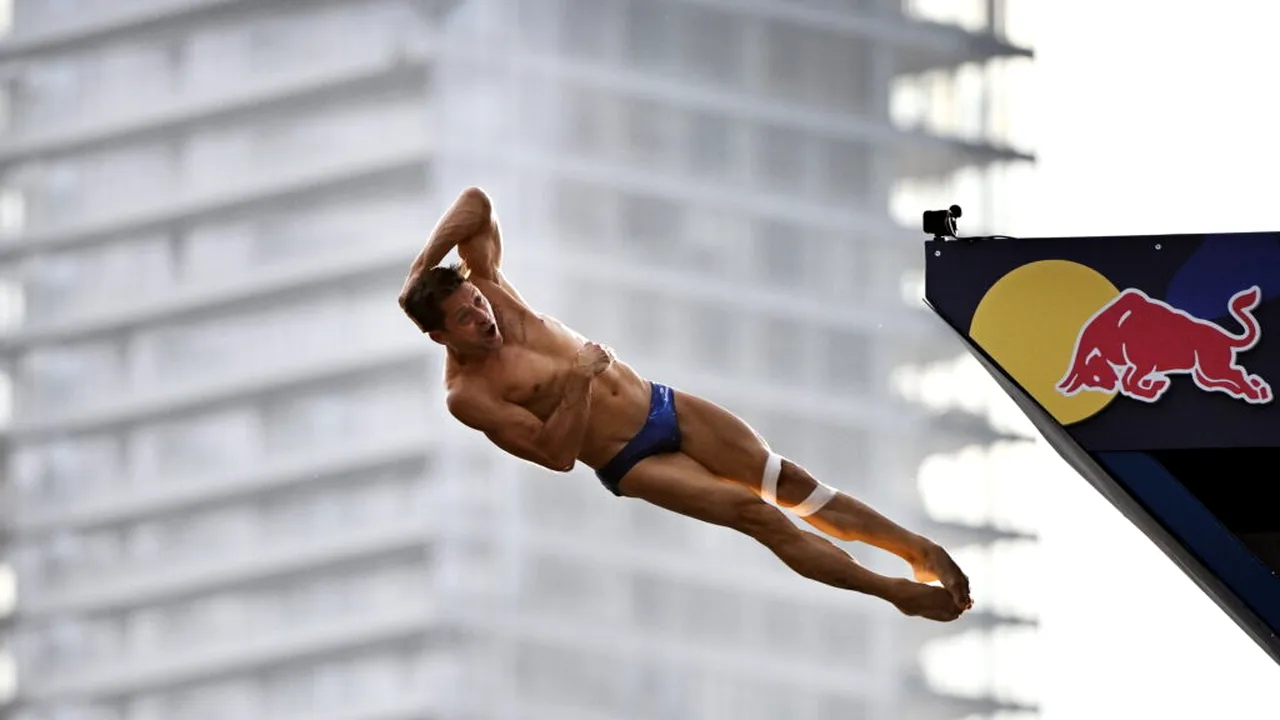 Constantin Popovici câștigă etapa a treia a Red Bull Cliff Diving