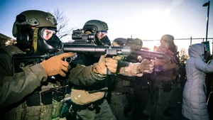 Un profesor a construit o aplicație cu IA care anunță sosirea agenților ICE