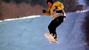 Practicarea snowboard-ului, interzisă pe pârtia Cazacu din Azuga