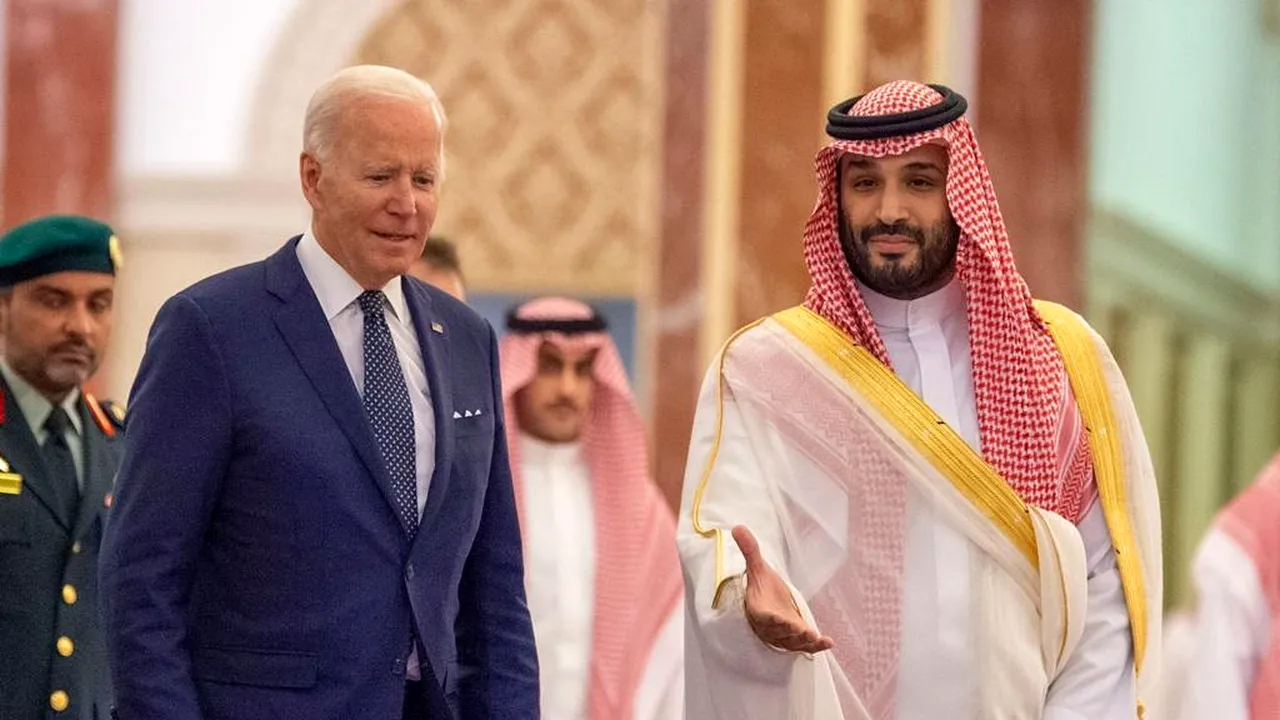 Aflat la prima călătorie în Orientul Mijlociu în calitate de preşedinte, Joe Biden a abordat o temă sensibilă cu prinţul moştenitor saudit