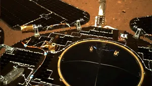 GALERIE FOTO. Primele imagini realizate de roverul trimis de China pe Marte