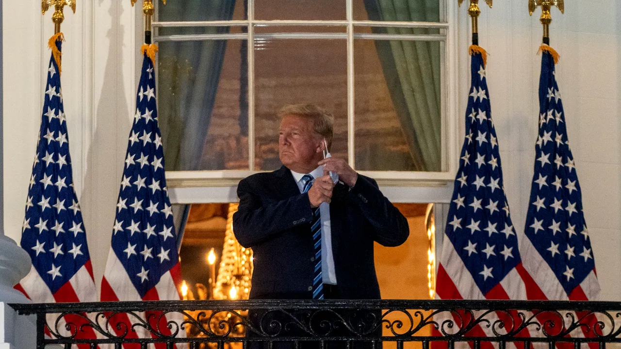 Donald Trump compară coronavirusul cu gripa. Cum a etichetat platforma Twitter mesajul preşedintelui SUA