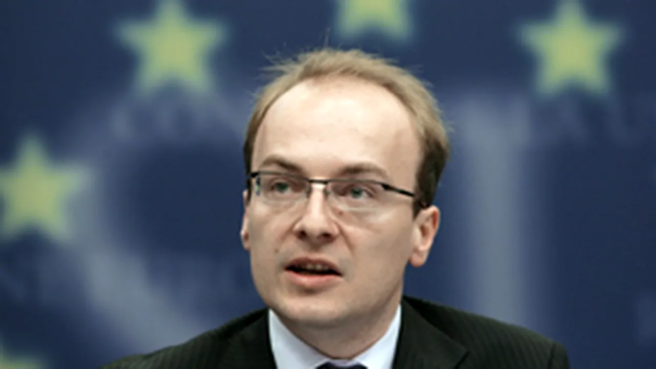 Delegaţia Macedoniei critică decizia NATO şi anunţă că se va întâlni cu Bush, după care va pleca