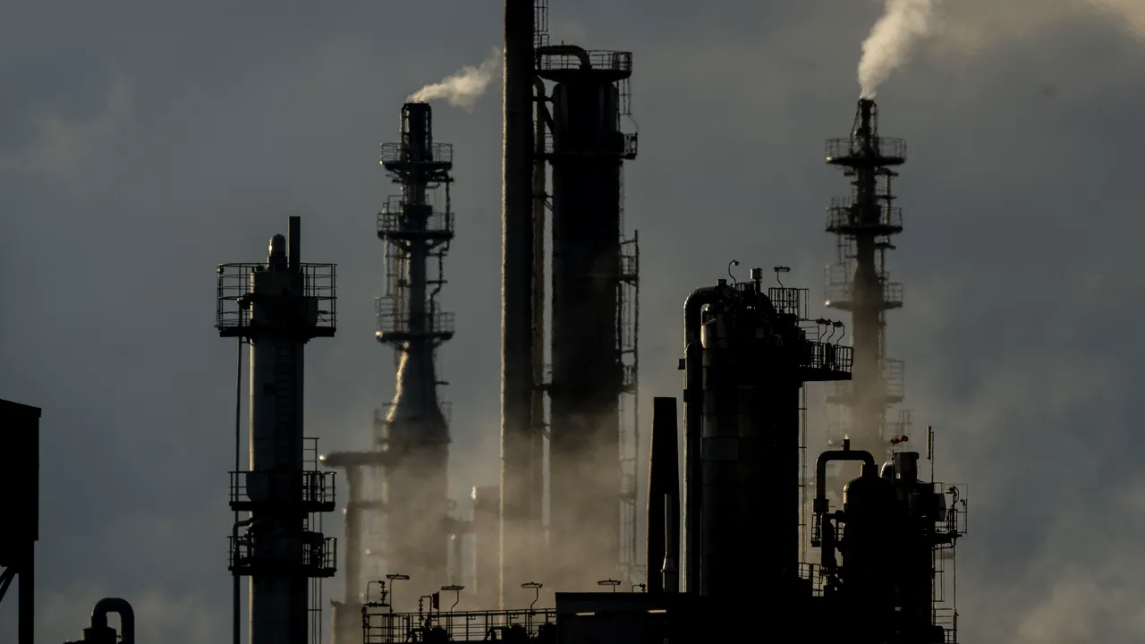 Germania. 15 angajaţi ai BASF răniţi după o explozie şi un incendiu 