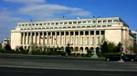 Aproximativ 10.000 de angajați din sectorul public cumuleaza pensia cu salariul