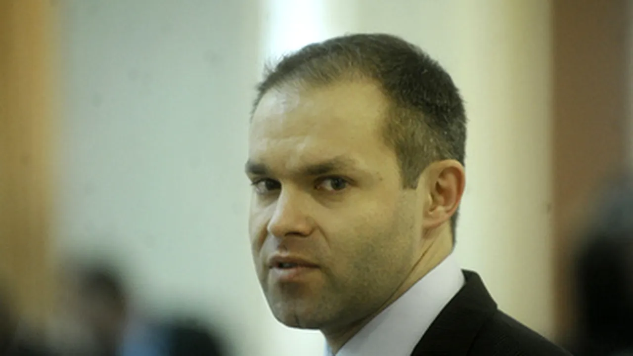 Funeriu: Nu putem recredibiliza învăţământul superior dacă pe stâlpi citim 