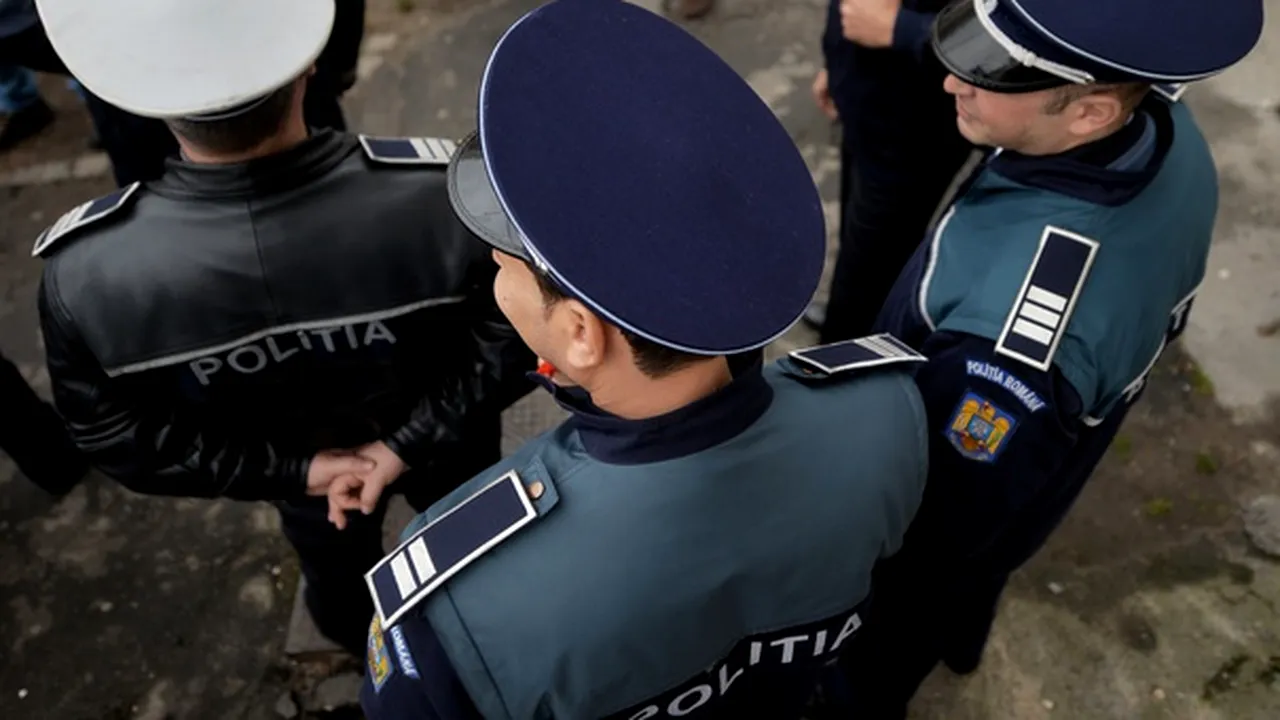 Poliţist în videoclipul unei melodii intitulate “Aici e mafia”/ Poliţia Caraş-Severin face verificări | VIDEO