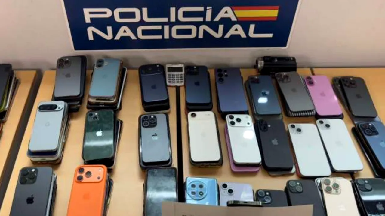 Român prins cu 139 de telefoane furate în timpul unui festival din Barcelona. Dispozitivele valorau 150.000 de euro