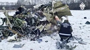 Avionul prăbuşit în regiunea Belgorod. Putin susţine că armata ucraineană a doborât aeronava