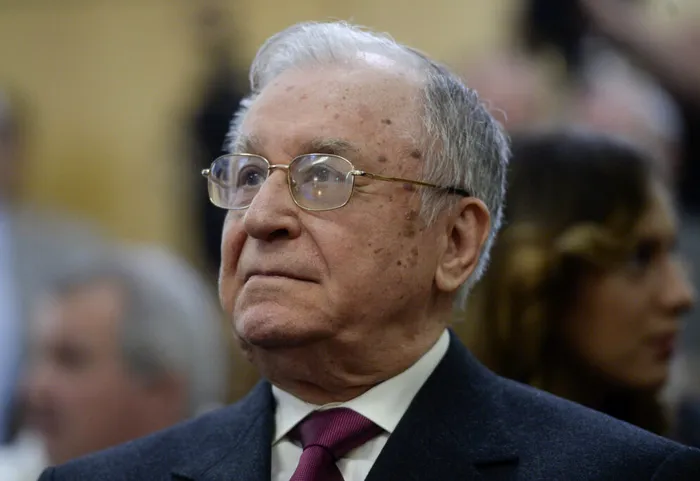 Breaking News Ion Iliescu a murit. Fostul președinte avea 95 de ani / Ora decesului: 15:55 / Surse: Înmormântarea va avea loc JOI