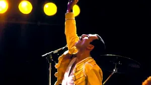 VIAŢĂ de VIP Freddie Mercury ar fi împlinit azi 70 de ani: Un asteroid îi poartă numele. Emoţia rock - FOTO
