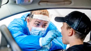  Aproape 100.000 de copii au fost confirmaţi în SUA cu noul coronavirus într-un interval de 14 zile