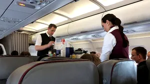 Însoţitorii de zbor ai unei companii aeriene low cost vor intra în grevă începând de luni