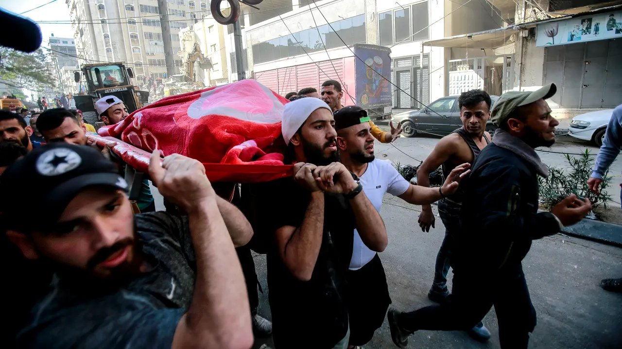 Bilanţul raidurilor aeriene israeliene în Fâşia Gaza: 188 de morţi şi 1.230 de răniţi/ 300 de rachete lansate de Hamas spre Israel, în ultimele 24 de ore