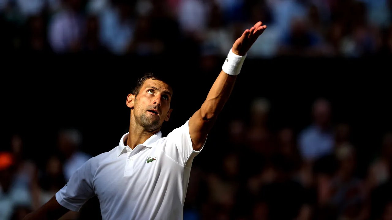 Djokovic, susţinut în tribune de marele campion Pete Sampras, obţine a 50-a victorie la Indian Wells