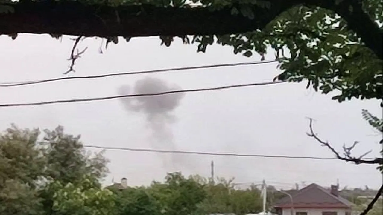 Explozii puternice în apropierea unui aerodrom de pe coasta de sud a Ucrainei VIDEO