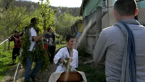 Borbolatiţa, obicei de Sfântul Gheorghe care celebrează reînvierea naturii, păstrat în Alba - FOTO