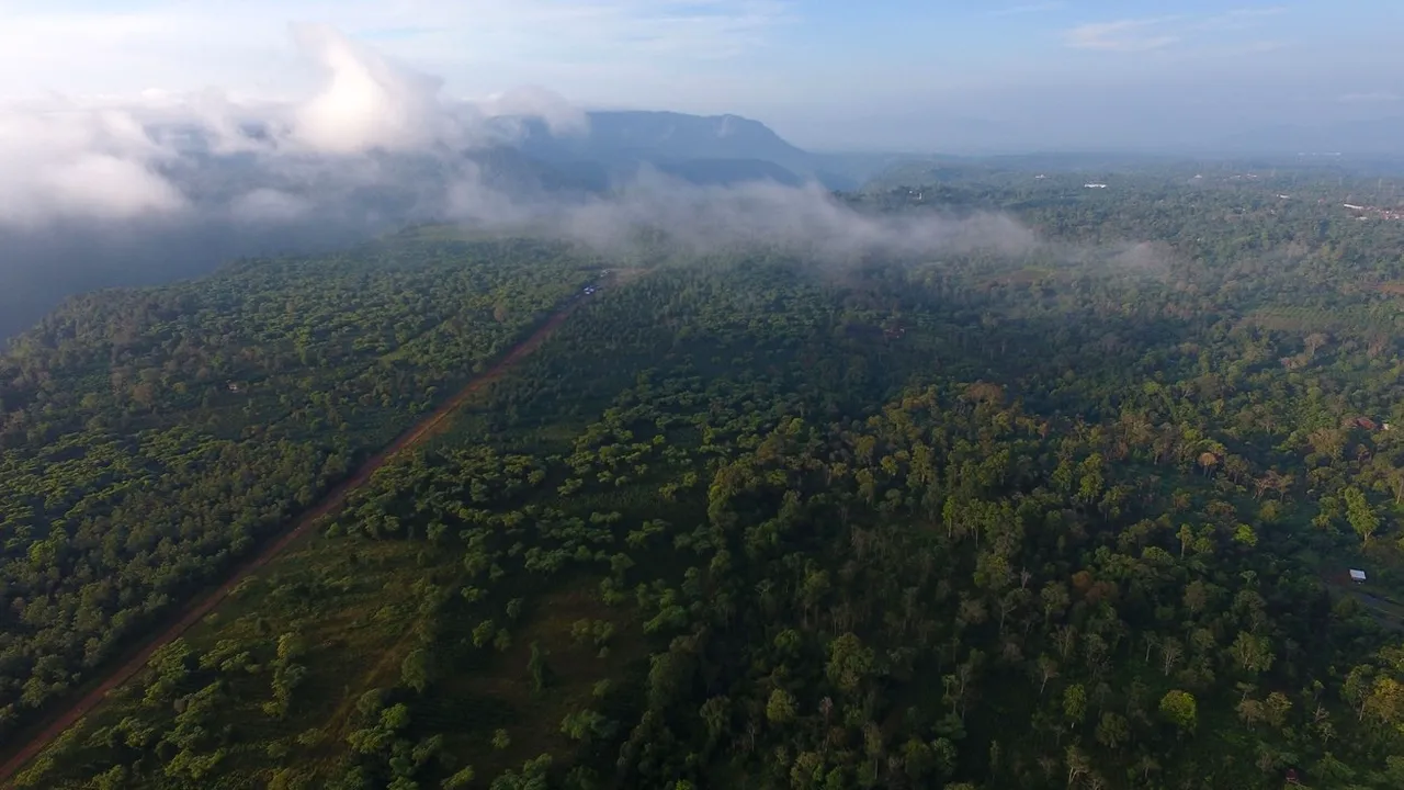 Craterul misterios al unui meteorit gigantic, care a lovit Pământul cu 800.000 de ani în urmă