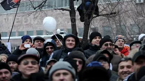 STUDIU: Ruşii cred tot mai mult într-o schimbare de regim prin presiunea străzii