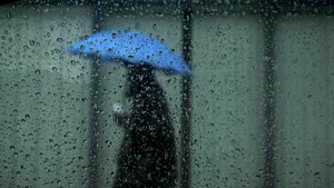 Prognoza meteo: Vremea se răceşte în toată ţara şi vin ploile