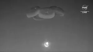 Patru astronauţi au revenit pe Pământ după o misiune de şase luni