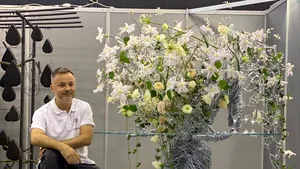 Performanţă istorică pentru floristica din România! Nicu Bocancea a câştigat locul 4 la Europa Cup 2022, cea mai importanta competiţie de floristică din Europa