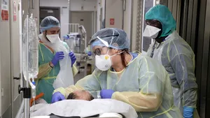 Bilanţul deceselor provocate de coronavirus a depăşit 100.000 la nivel global