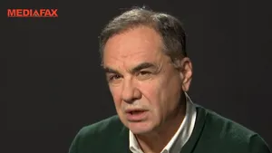 COMENTARIU Valeriu Şuhan: Eu sunt Mitică! Je suis Mitică! I am Mitică!