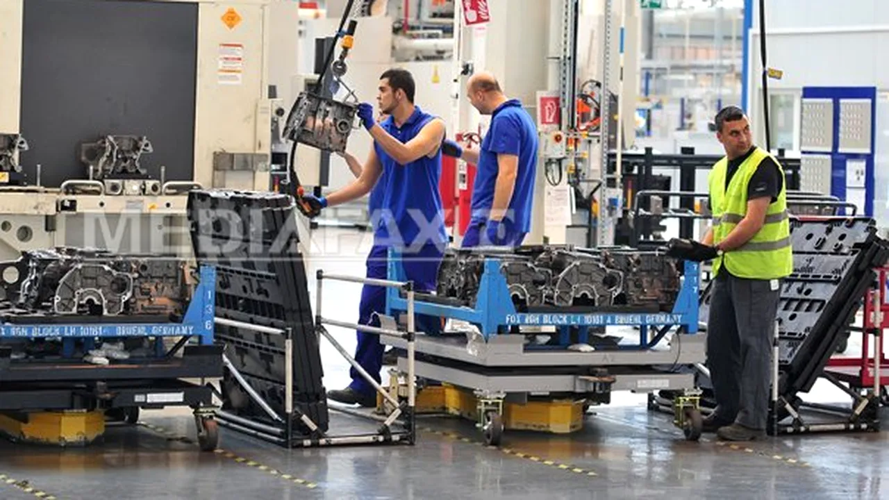 Executivii Ford văd B-Max ca un best-seller, dar uzina e oprită